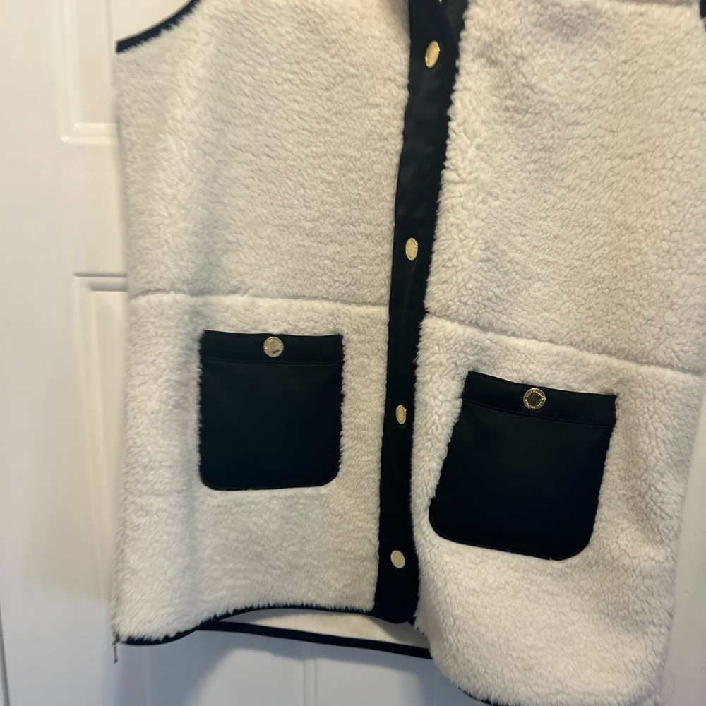 NWOT LILLY PULITZER coat vest. - Picture 7 of 16
